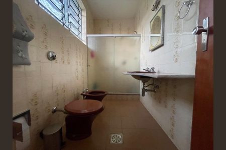 Casa à venda com 133m², 3 quartos e 2 vagas Casa à venda com 133m², 3 quartos e 2 vagasBanheiro