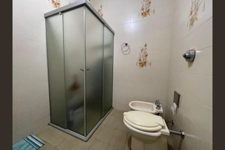 Casa à venda com 133m², 3 quartos e 2 vagas Casa à venda com 133m², 3 quartos e 2 vagasBanheiro