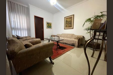 Casa à venda com 133m², 3 quartos e 2 vagas Casa à venda com 133m², 3 quartos e 2 vagasSala