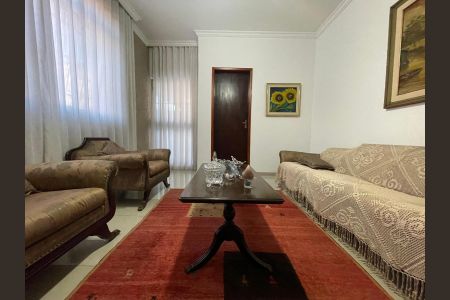 Casa à venda com 133m², 3 quartos e 2 vagas Casa à venda com 133m², 3 quartos e 2 vagasSala