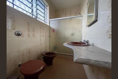 Casa à venda com 133m², 3 quartos e 2 vagas Casa à venda com 133m², 3 quartos e 2 vagasBanheiro