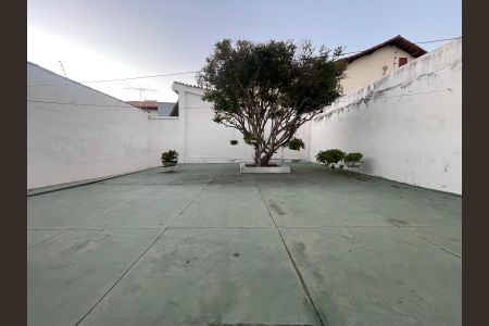 Casa à venda com 133m², 3 quartos e 2 vagas Casa à venda com 133m², 3 quartos e 2 vagasÁrea externa