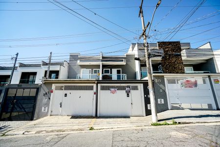 Fachada de casa à venda com 3 quartos, 139m² em Vila Carrão, São Paulo