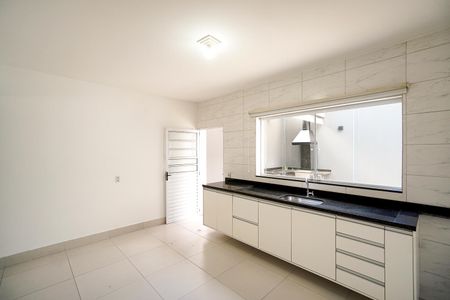 Cozinha de casa à venda com 3 quartos, 139m² em Vila Carrão, São Paulo