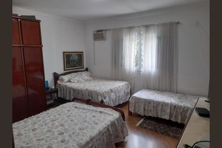 Casa para alugar com 680m², 5 quartos e 8 vagas Casa para alugar com 680m², 5 quartos e 8 vagasQuarto