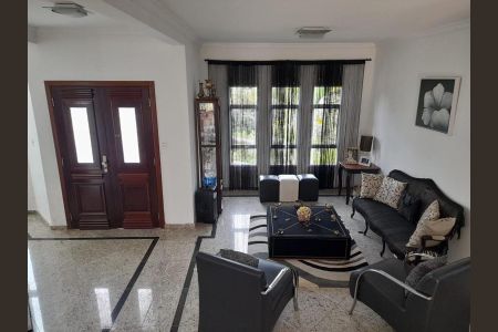 Sala de casa para alugar com 5 quartos, 680m² em Sabaúna, Mogi das Cruzes