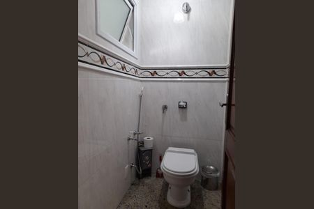 Casa para alugar com 680m², 5 quartos e 8 vagas Casa para alugar com 680m², 5 quartos e 8 vagasBanheiro