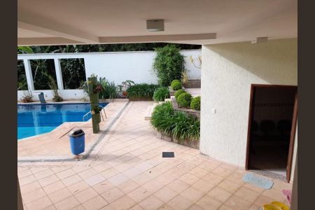 Casa para alugar com 680m², 5 quartos e 8 vagas Casa para alugar com 680m², 5 quartos e 8 vagasPiscina