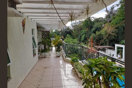 Casa para alugar com 680m², 5 quartos e 8 vagas Casa para alugar com 680m², 5 quartos e 8 vagasVaranda