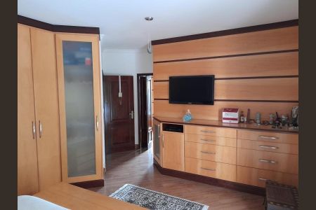Casa para alugar com 680m², 5 quartos e 8 vagas Casa para alugar com 680m², 5 quartos e 8 vagasQuarto