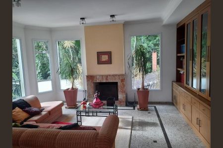 Casa para alugar com 680m², 5 quartos e 8 vagas Casa para alugar com 680m², 5 quartos e 8 vagasSala