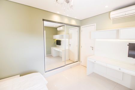 Apartamento à venda com 202m², 3 quartos e 4 vagasSuíte 2