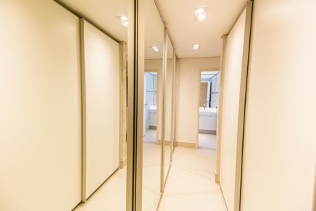 Apartamento à venda com 202m², 3 quartos e 4 vagasCloset da suíte