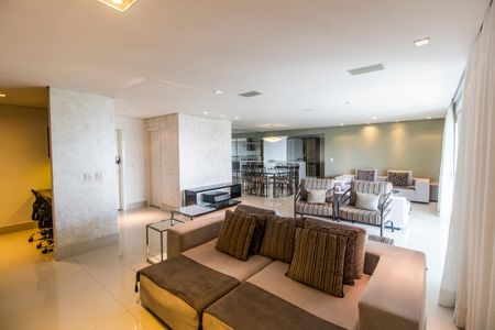 Apartamento à venda com 202m², 3 quartos e 4 vagasSala 