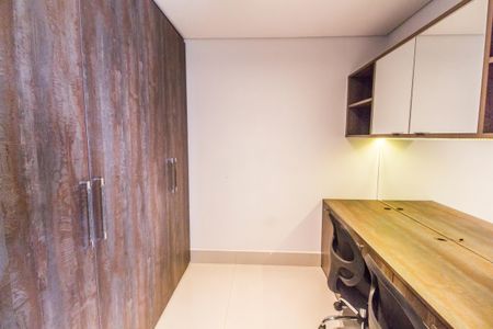 Apartamento à venda com 202m², 3 quartos e 4 vagasEscritório