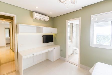 Apartamento à venda com 202m², 3 quartos e 4 vagasSuíte 2