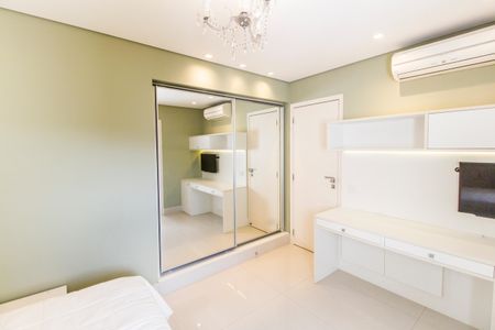 Apartamento à venda com 202m², 3 quartos e 4 vagasSuíte 2