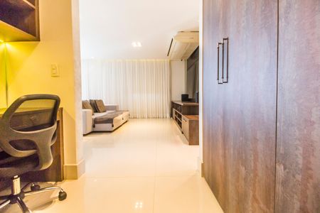 Apartamento à venda com 202m², 3 quartos e 4 vagasEscritório