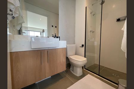 Studio para alugar com 37m², 1 quarto e 1 vaga Studio para alugar com 37m², 1 quarto e 1 vagaBanheiro