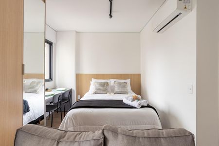 Sala / Quarto de apartamento para alugar com 1 quarto, 27m² em Água Branca, São Paulo