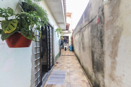 Casa para alugar com 240m², 3 quartos e 1 vaga Casa para alugar com 240m², 3 quartos e 1 vagaCorredor Externo