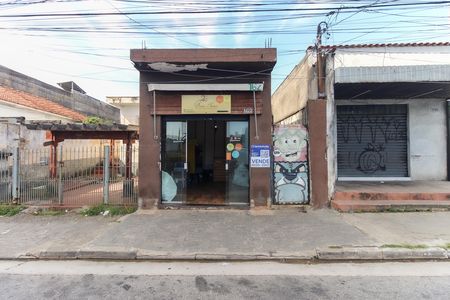 Casa para alugar com 240m², 3 quartos e 1 vaga Casa para alugar com 240m², 3 quartos e 1 vagaFachada