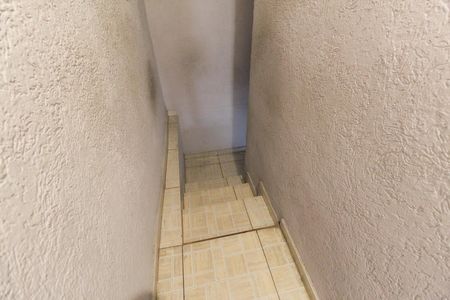 Casa para alugar com 240m², 3 quartos e 1 vaga Casa para alugar com 240m², 3 quartos e 1 vagaEscada