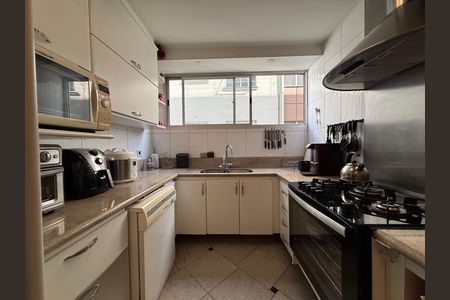 Apartamento à venda com 196m², 3 quartos e 1 vaga