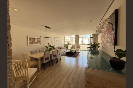 Apartamento à venda com 196m², 3 quartos e 1 vaga
