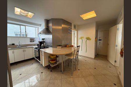 Apartamento à venda com 196m², 3 quartos e 1 vaga