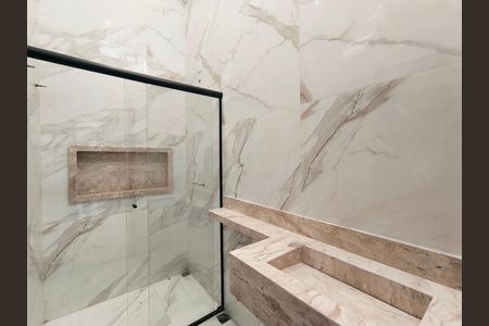 Casa de condomínio à venda com 145m², 3 quartos e 4 vagasBanheiro 2