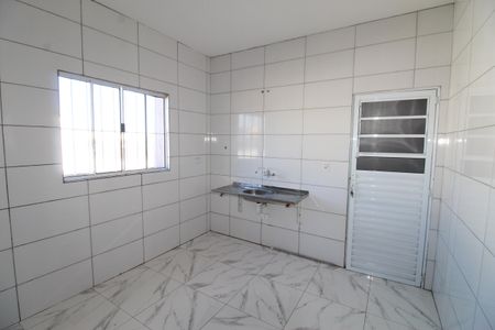 Casa para alugar com 80m², 2 quartos e 2 vagasCozinha