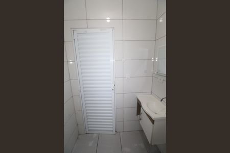 Casa para alugar com 80m², 2 quartos e 2 vagasBanheiro