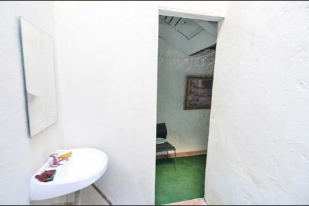 Casa à venda com 160m², 2 quartos e 1 vagaBanheiro