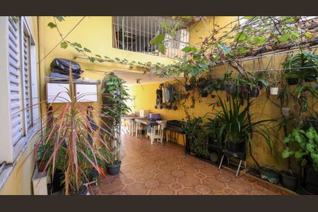 Casa para alugar com 250m², 4 quartos e 2 vagas Casa para alugar com 250m², 4 quartos e 2 vagasEntrada (Casa 2)