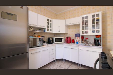 Casa para alugar com 250m², 4 quartos e 2 vagas Casa para alugar com 250m², 4 quartos e 2 vagasCozinha