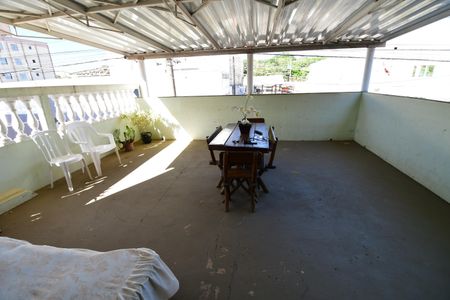 Casa à venda com 350m², 3 quartos e 3 vagasVaranda