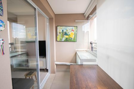 Apartamento à venda com 60m², 2 quartos e 1 vaga Apartamento à venda com 60m², 2 quartos e 1 vagaVARANDA E ÁREA DE SERVIÇO
