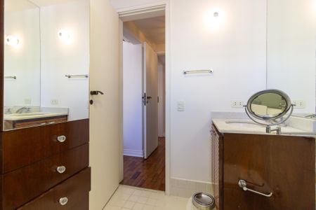 Apartamento para alugar com 123m², 3 quartos e 2 vagas Apartamento para alugar com 123m², 3 quartos e 2 vagasBanheiro da Suíte