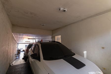 Casa à venda com 180m², 2 quartos e 2 vagas Casa à venda com 180m², 2 quartos e 2 vagasGaragem