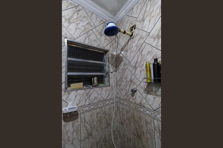 Casa à venda com 180m², 2 quartos e 2 vagas Casa à venda com 180m², 2 quartos e 2 vagasBanheiro