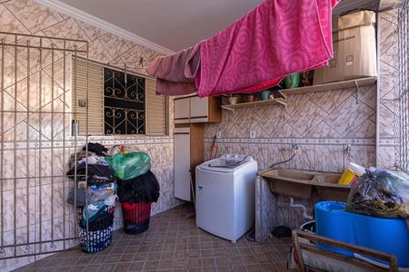 Casa à venda com 180m², 2 quartos e 2 vagas Casa à venda com 180m², 2 quartos e 2 vagasÁrea de Serviço