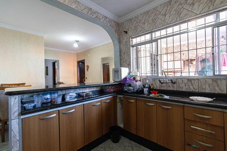 Casa à venda com 180m², 2 quartos e 2 vagas Casa à venda com 180m², 2 quartos e 2 vagasCozinha