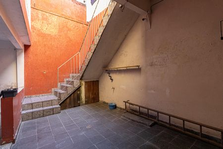 Casa à venda com 180m², 2 quartos e 2 vagas Casa à venda com 180m², 2 quartos e 2 vagasQuintal
