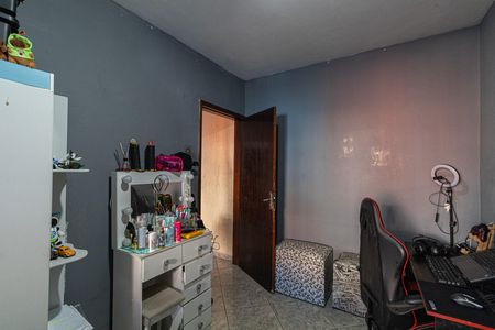 Casa à venda com 180m², 2 quartos e 2 vagas Casa à venda com 180m², 2 quartos e 2 vagasQuarto 2