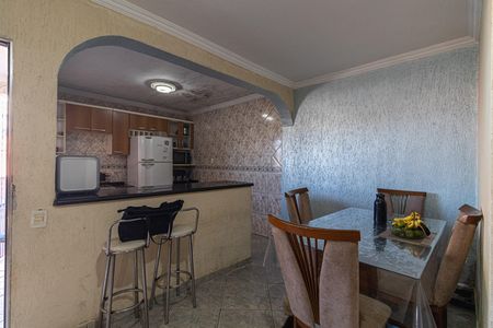 Casa à venda com 180m², 2 quartos e 2 vagas Casa à venda com 180m², 2 quartos e 2 vagasCozinha