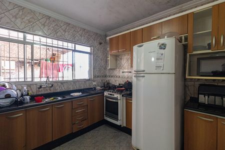 Casa à venda com 180m², 2 quartos e 2 vagas Casa à venda com 180m², 2 quartos e 2 vagasCozinha