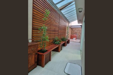 Casa de condomínio à venda com 300m², 3 quartos e 6 vagasCorredor