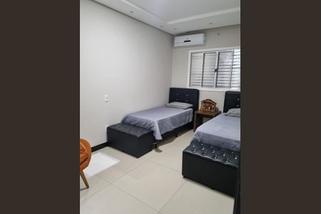Casa de condomínio à venda com 300m², 3 quartos e 6 vagasQuarto