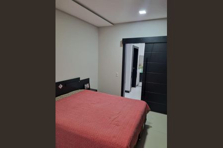 Casa de condomínio à venda com 300m², 3 quartos e 6 vagasQuarto